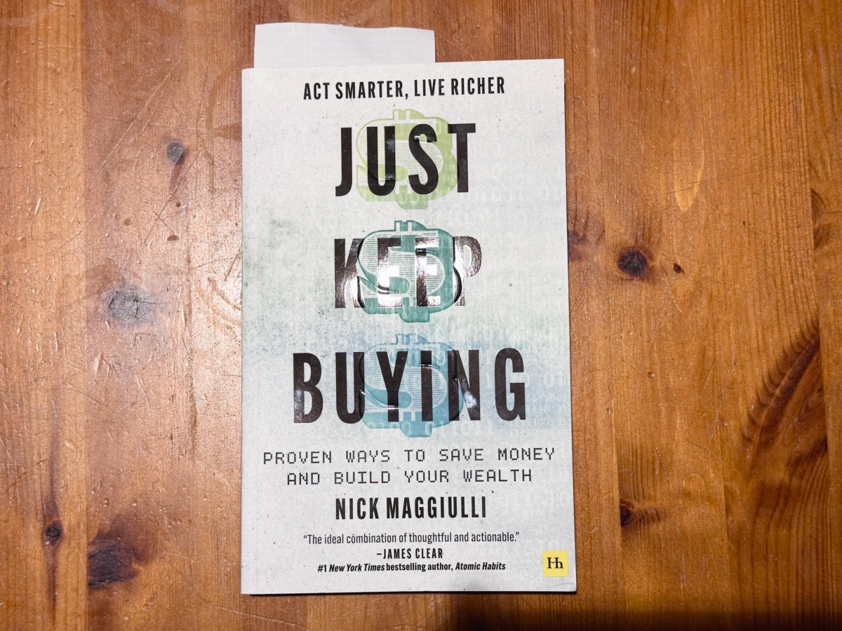 Gambar dari artikel Resensi Buku: Just Keep Buying